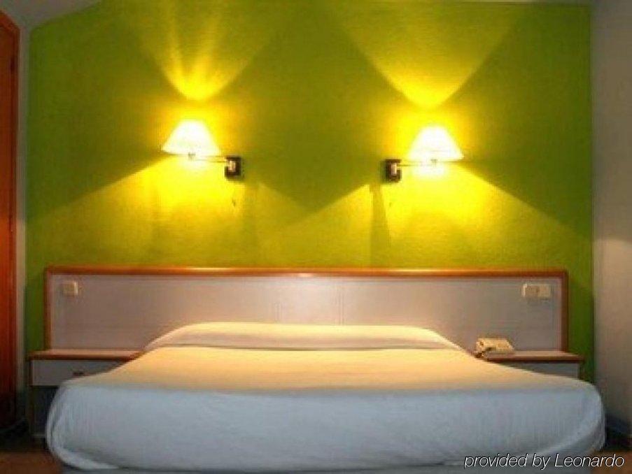 Hotel Mayet Paris Exterior photo